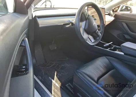 2019 Tesla Model 3 z USA, uszkodzony, nr VIN 5YJ3E1EB2KF454138